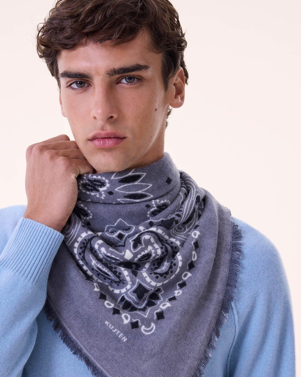 Büyük Bandana Hachiko Bico Flanel Gri - Bandana